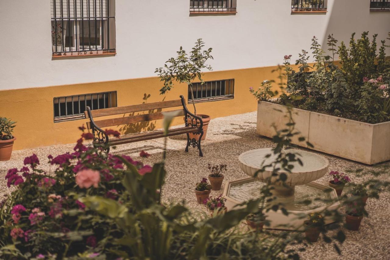 Apartamento Jardin De Santa Paula Sevilla Eksteriør billede
