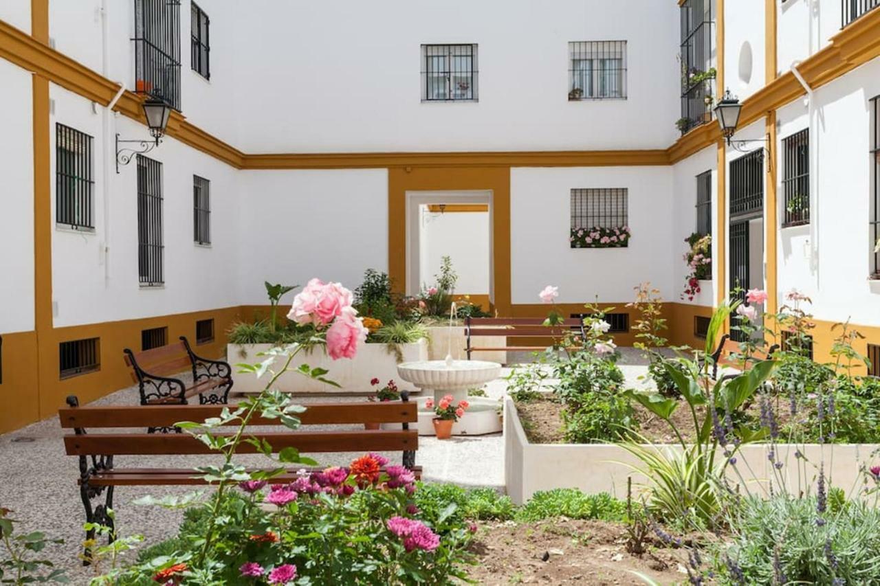 Apartamento Jardin De Santa Paula Sevilla Eksteriør billede