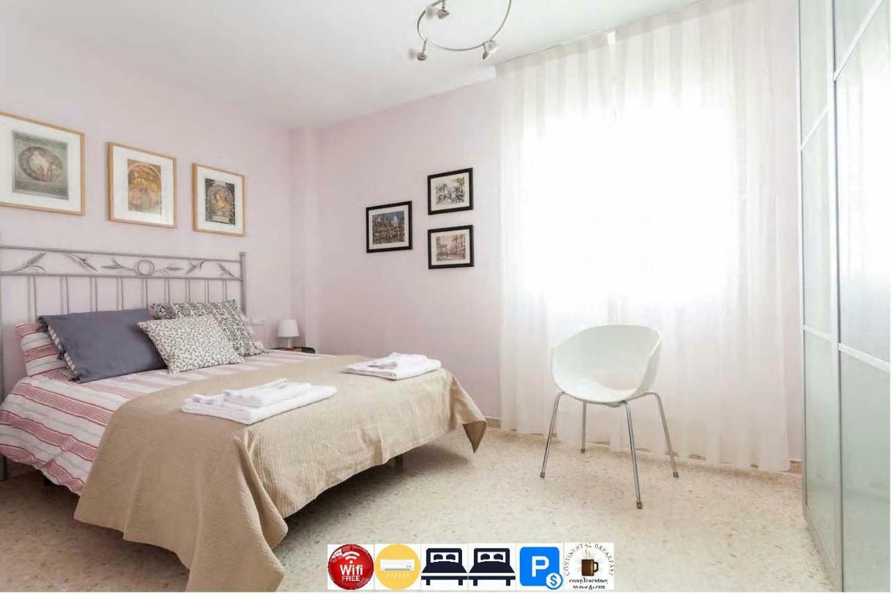 Apartamento Jardin De Santa Paula Sevilla Eksteriør billede